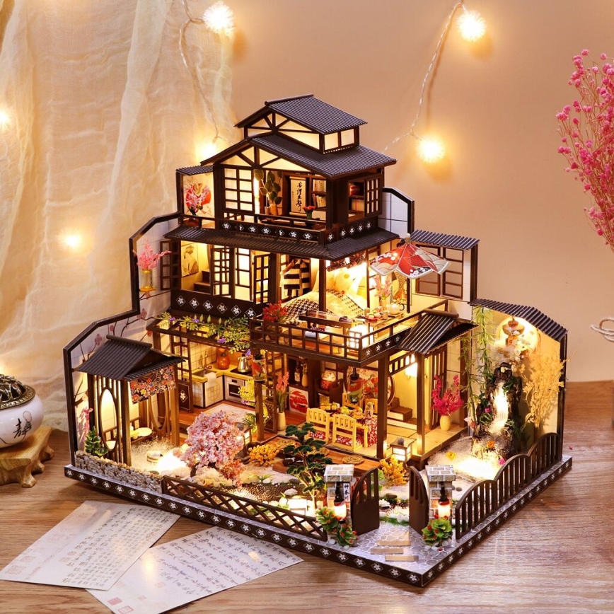 2Kids Toys - Miniatura della casetta Villa Sakura elegante 2xAAA