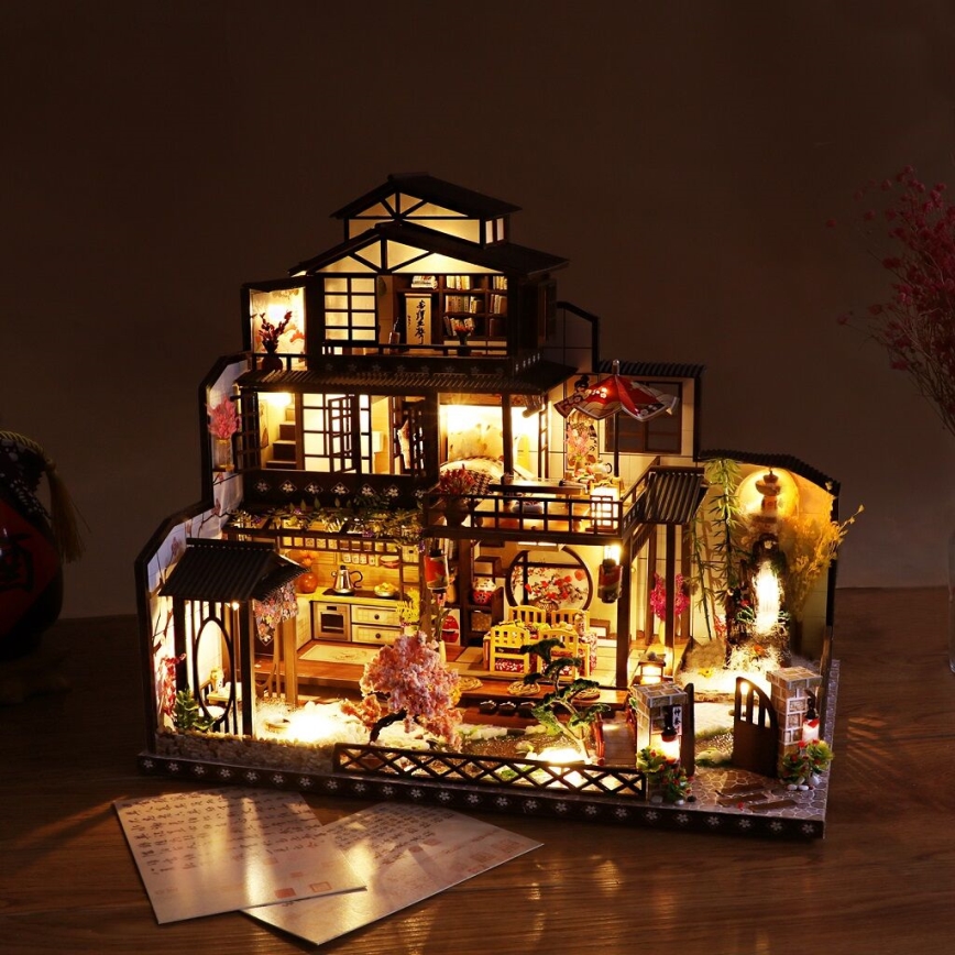 2Kids Toys - Miniatura della casetta Villa Sakura elegante 2xAAA