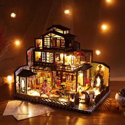 2Kids Toys - Miniatura della casetta Villa Sakura elegante 2xAAA