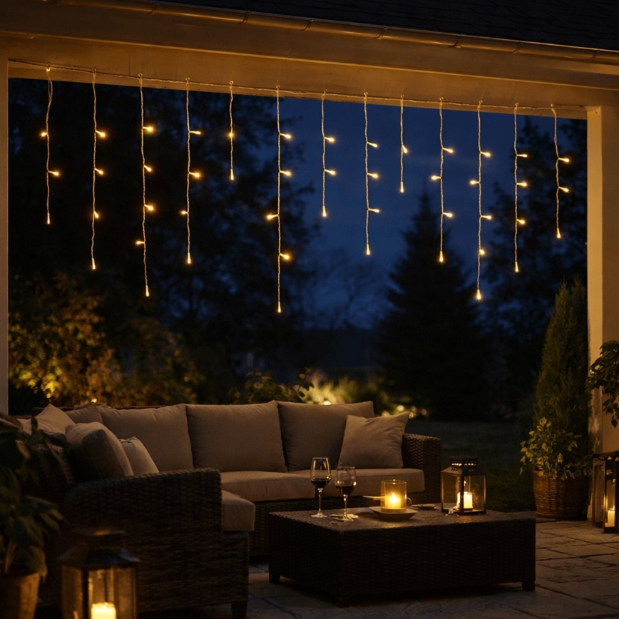 Aigostar - Catena luminosa natalizia a LED per esterni 300xLED/8 funzioni 3xAA 18x0,6 m IP44 bianco caldo