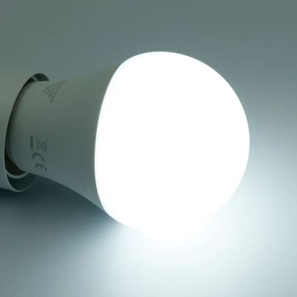 Ampoule à intensité variable LED RGBW A60 E27/9W/230V 2700-6500K Wi-Fi Tuya