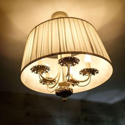 Ampoule LED RGB dimmable E14/3,5W/230V 6400K + télécommande