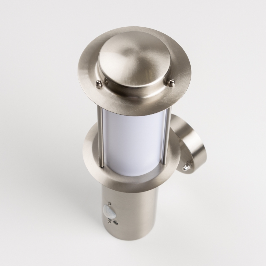 Applique murale extérieure LED avec détecteur de mouvement 1xE27/4,9W/230V IP44 chrome mat