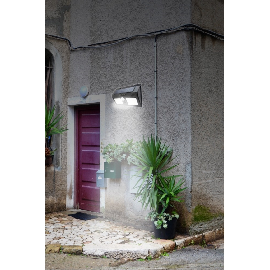 Applique murale solaire avec détecteur LED/1,2W/3,7V 2400 mAh IP54