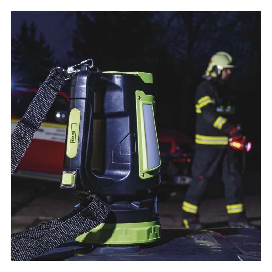Aufladbare LED-Taschenlampe LED/3,7V IP44 850 lm 8000mAh