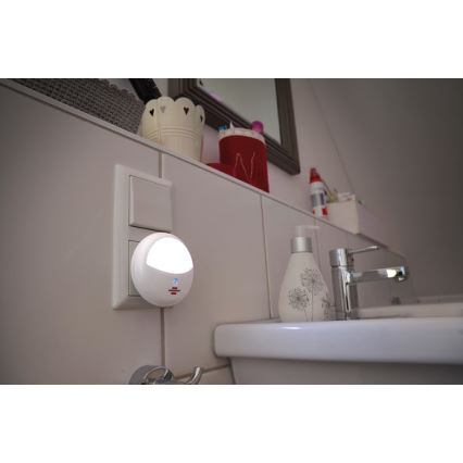 Brennenstuhl - Lumière d'orientation sur prise avec détecteur LED/0,85W/230V
