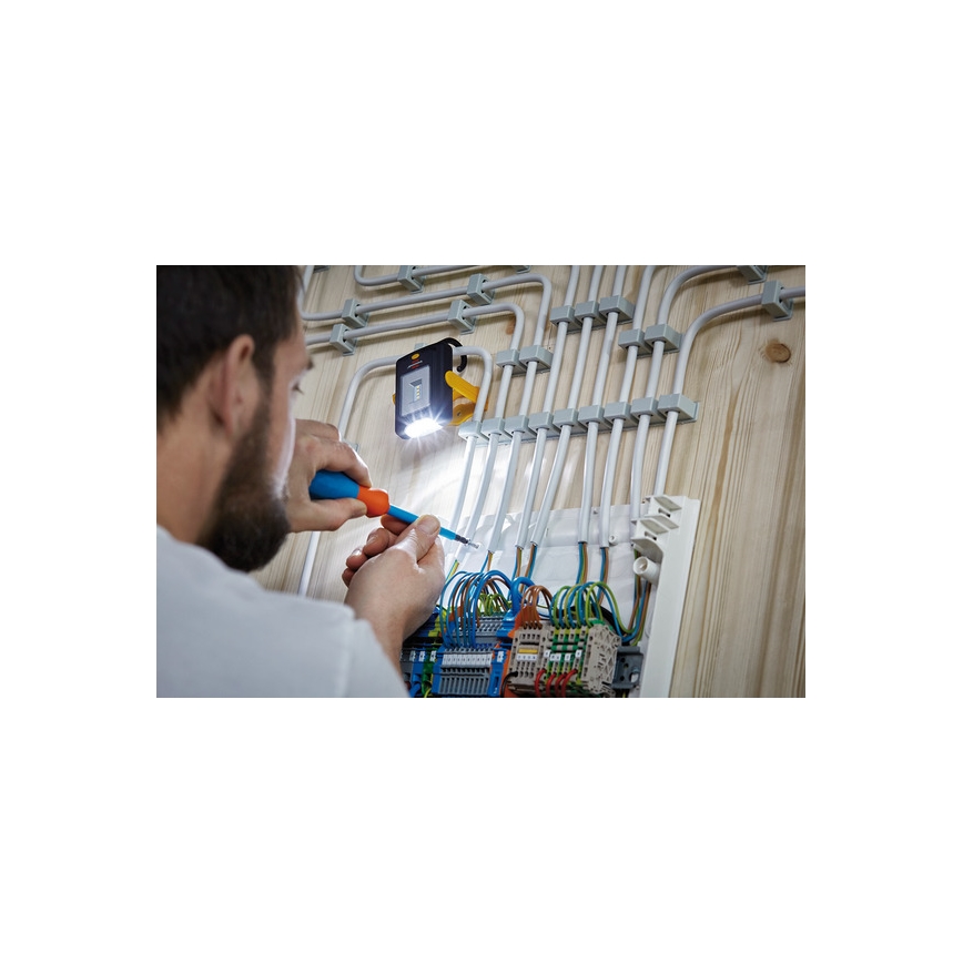 Brennenstuhl - Torcia da lavoro a LED LED/3xAAA arancione