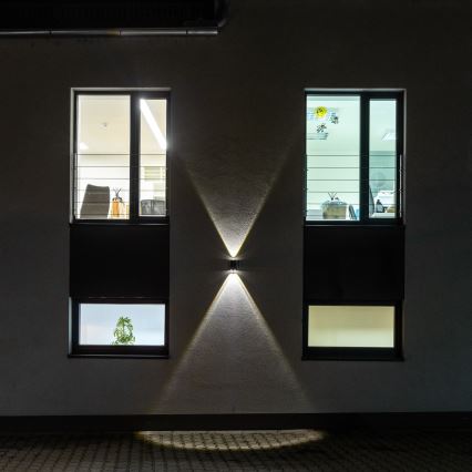 Brilagi - Applique a LED solare PYRAMID LED/2W/3,2V IP54