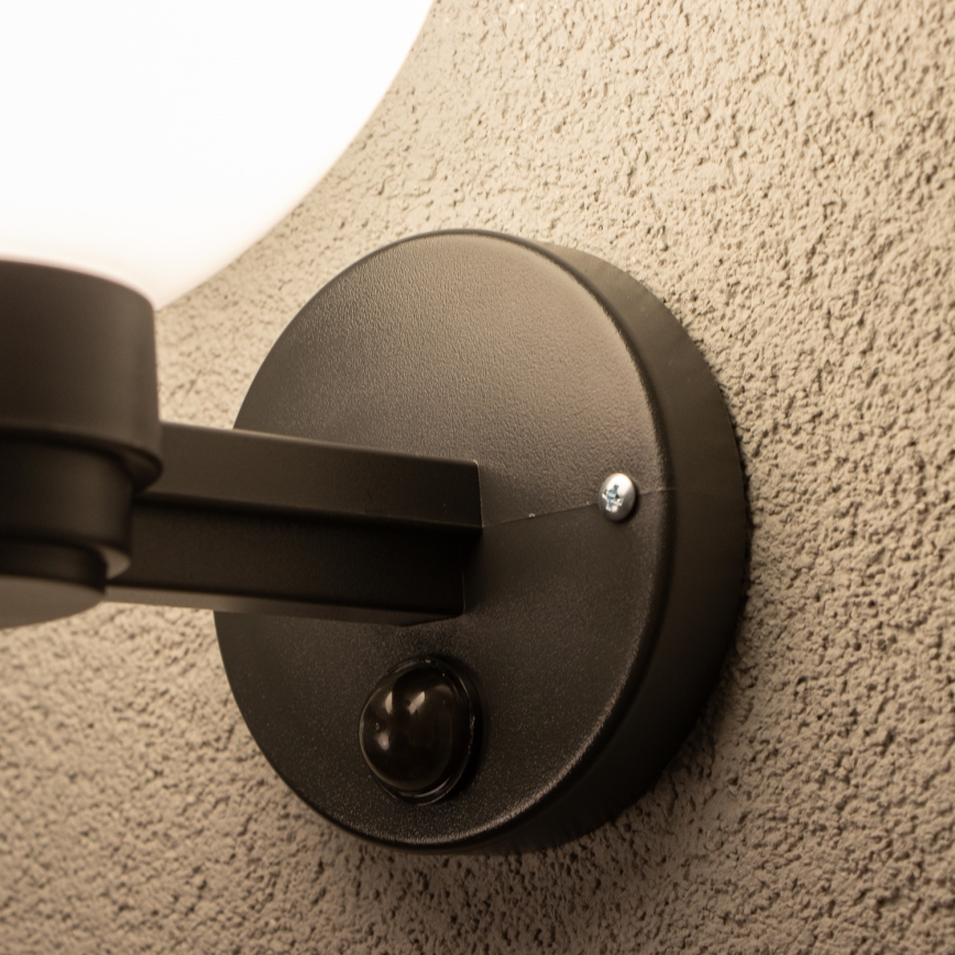 BRILAGI - Applique murale extérieure HARBOR avec détecteur de mouvement 1xE27/40W/230V IP33 noir/blanc