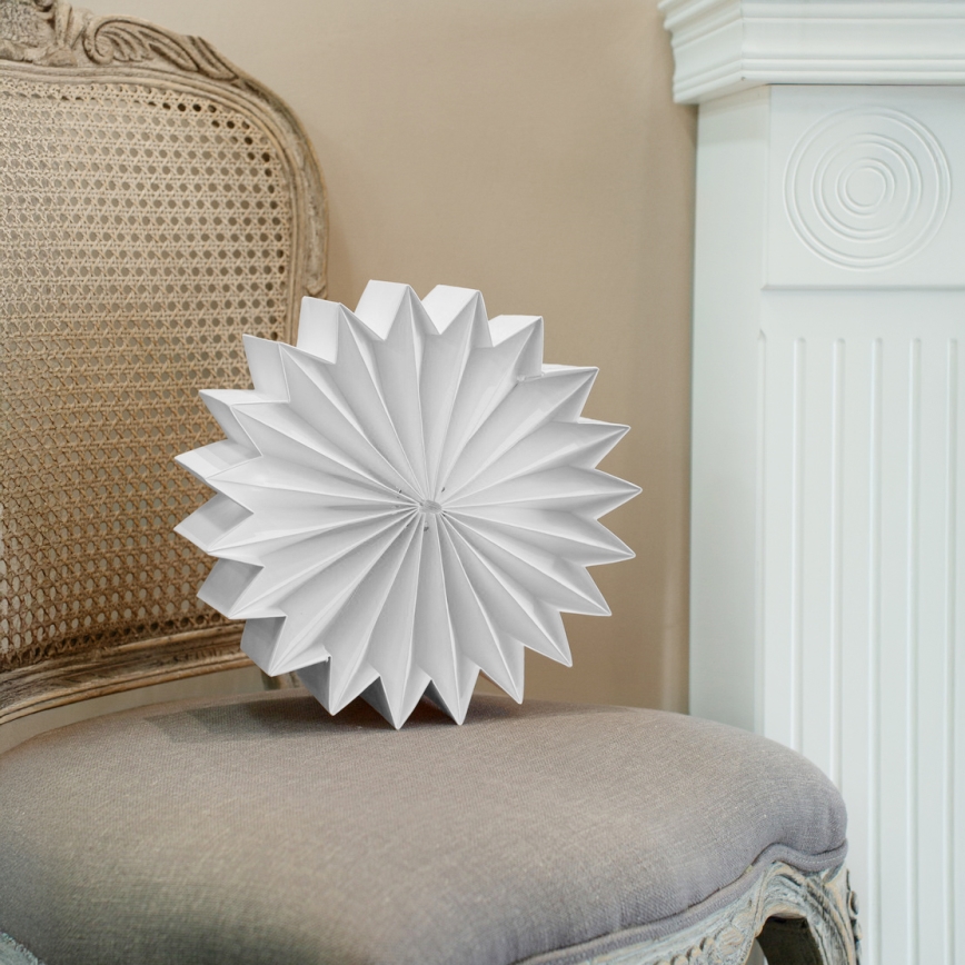 Brilagi - Decorazione natalizia a LED, fiocco di neve 30 cm, alimentazione 2x AA