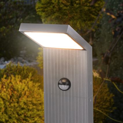 Brilagi - Lampada da esterno con sensore LED RIANO, 8W/230V, argento