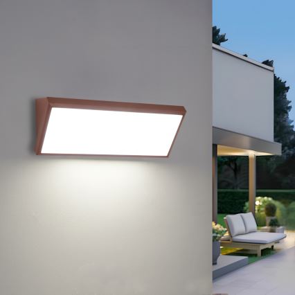Brilagi - Lampada da parete LED da esterno con sensore TRIANGLE LED/42W/230V marrone IP65
