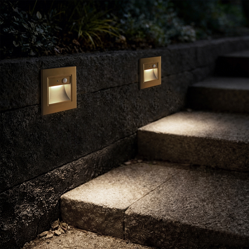 Brilagi - Lampada LED per scale con sensore STEP LIGHT LED/1,5W/230V IP44 oro