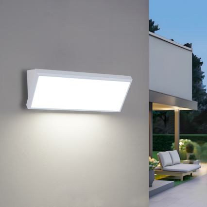 Brilagi - LED-Außenwandleuchte TRIANGLE LED/42W/230V 45 cm weiß IP65