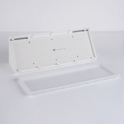 Brilagi - LED-Außenwandleuchte TRIANGLE LED/42W/230V 45 cm weiß IP65