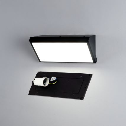 Brilagi - LED RGBW dimmbare Außenwandleuchte TRIANGLE 1xE27/15W/230V 2700–6500K IP65 schwarz