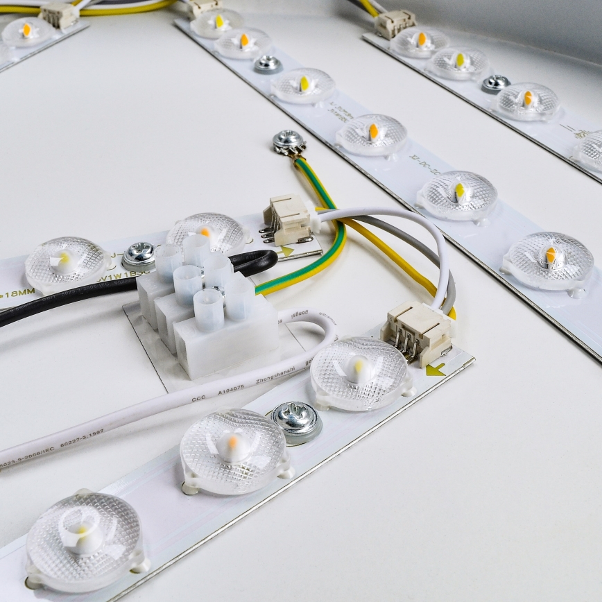 Brilagi - Plafonnier à intensité variable POOL SMART LED/48W/230V 40 cm 3000-6000K Wi-Fi Tuya + télécommande noir