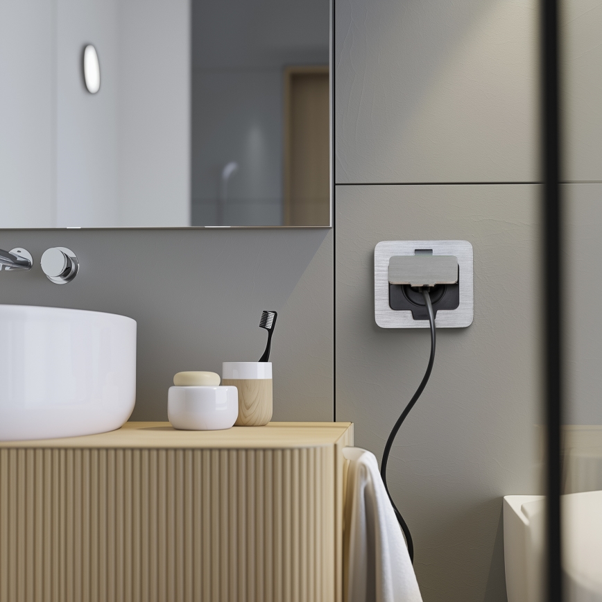 Brilagi - Presa a pavimento da incasso per esterni IP55 cromato opaco rettangolare