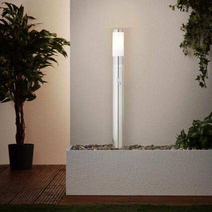 Brilliant - LED-Außenleuchte mit Sensor LEIGH LED/0,9W/230V + 1xE27/11W 80 cm IP44 glänzendes Chrom