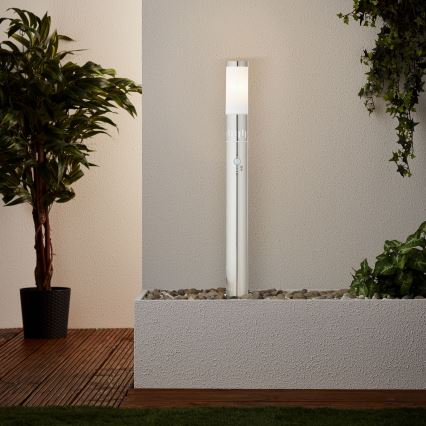 Brilliant - LED-Außenleuchte mit Sensor LEIGH LED/0,9W/230V + 1xE27/11W 80 cm IP44 glänzendes Chrom