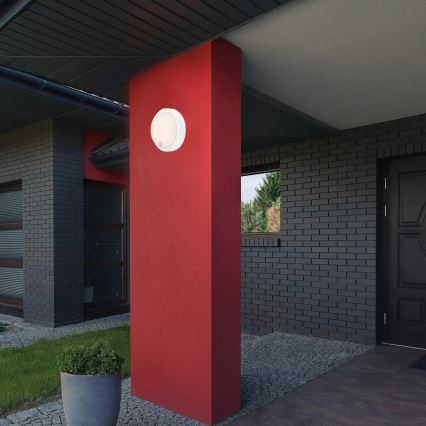 Brilo - Applique murale extérieure LED rechargeable avec capteur, 4 W / 5 V, 4400 mAh, IP44, blanche