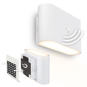 Briloner 3878016 - Lampada da parete ricaricabile a LED con sensore di movimento e di crepuscolo CHAT LED/3W/5V 2000 mAh bianco