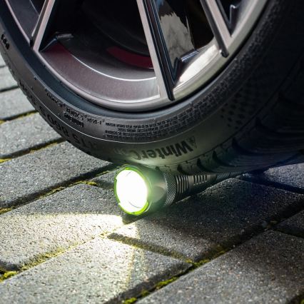 Dimmbare, wiederaufladbare LED-Taschenlampe mit Powerbank-Funktion LED/30W/5V IPX7 3000 lm 4000 mAh