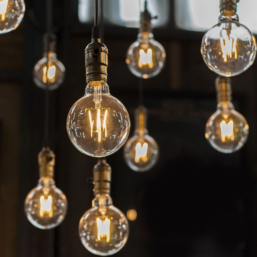 Dimmbare LED-Glühlampe FILAMENT G125 E27/8W/230V 2200K