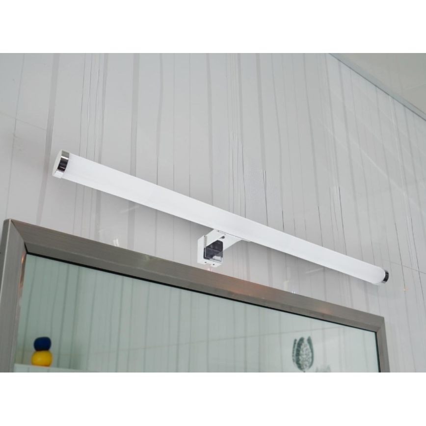 Éclairage LED pour miroir de salle de bains 12W/230V 59,5 cm IP44 chrome brillant
