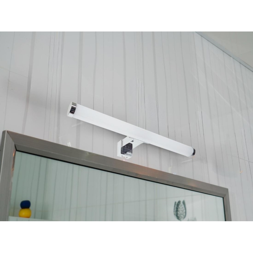 Éclairage LED pour miroir de salle de bains – 8 W, 230 V, 30 cm, IP44, chrome brillant