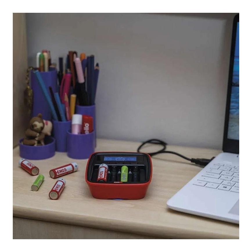 Chargeur de piles avec écran LCD 4xAA/AAA 5V