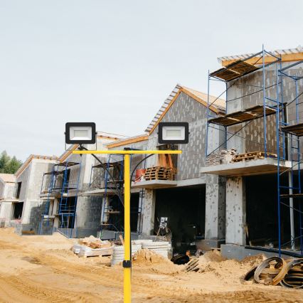 Faretto LED con supporto 2xLED/30W/230V 4000K IP44