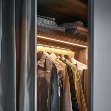 Globo - Ruban LED avec capteur LED/1,5W/6V 4xAAA 3000K 1,5 m