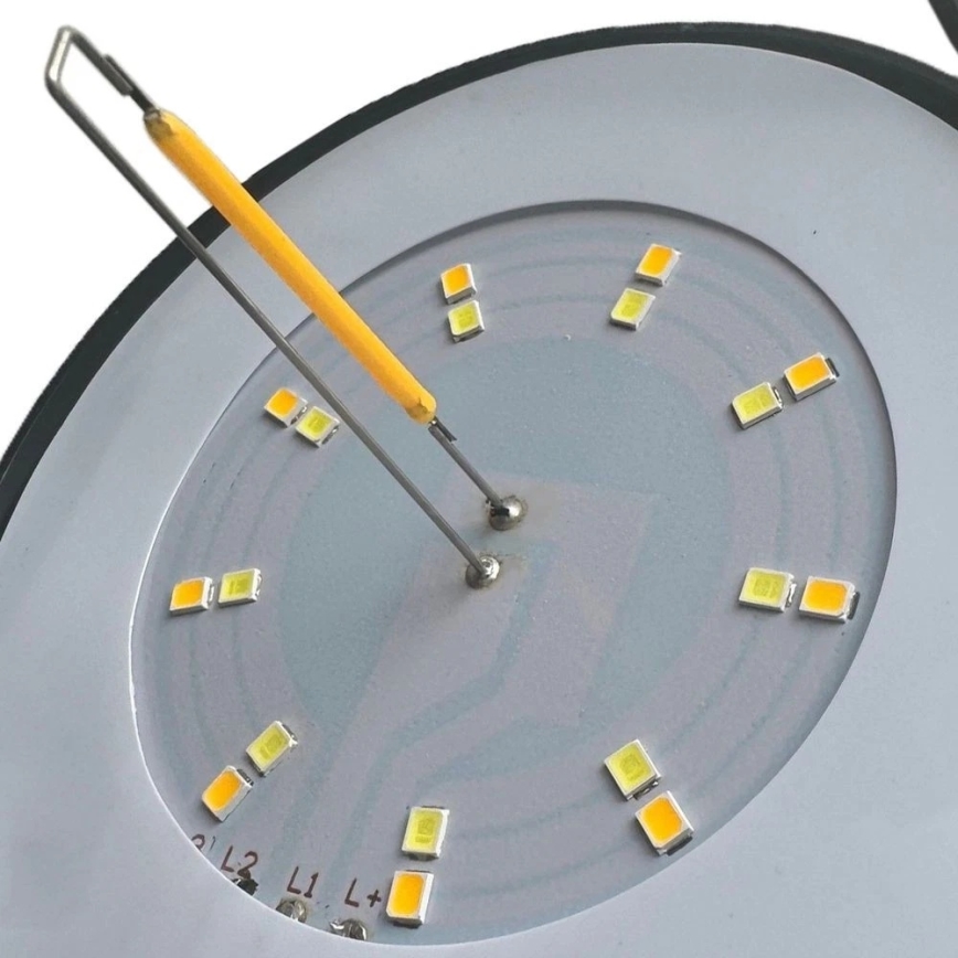 Grundig - Lanterna da campeggio LED/3xAA 3000/4500/6000K IP44 nera