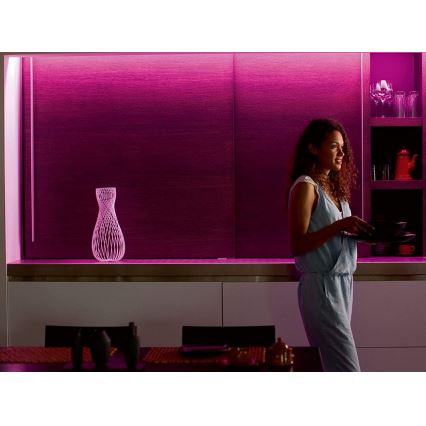 Basisset - Philips Hue WHITE AND COLOR AMBIANCE dimmbares LED RGBW Band 2m LED/20W/230V