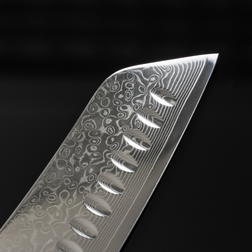 Gudaro - Damast-Santoku-Küchenmesser TAKUMI 7, 67 Lagen Stahl, Klingenlänge 17,5 cm, Walnussgriff