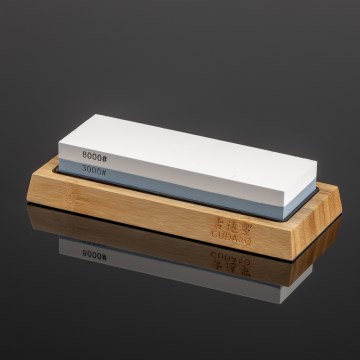Gudaro - Wetzstein mit Holzunterlage SHINRAI 3000/8000