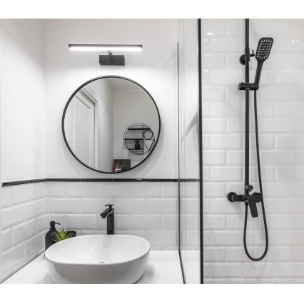 Illuminazione a LED per specchi da bagno LED/8W/230V 4000K IP44 40 cm
