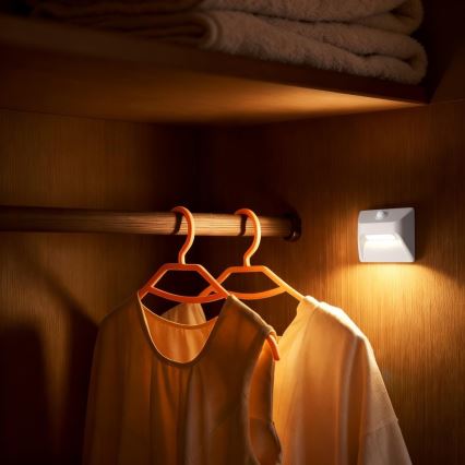 Immax 08308L - Lampada LED ricaricabile per scale con sensore di movimento e sensore crepuscolare STEP LIGHT LED/0,3W/3,7V 2200 mAh IP53 bianco