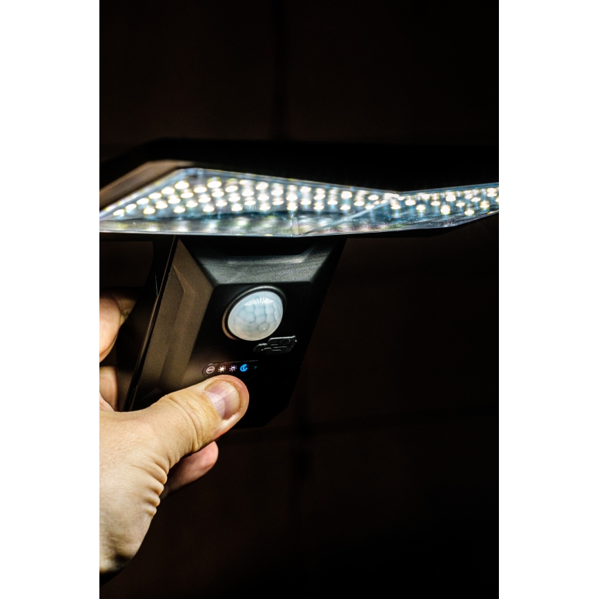 Applique murale solaire LED avec détecteur LED/2,6W/5,5V IP65 anthracite