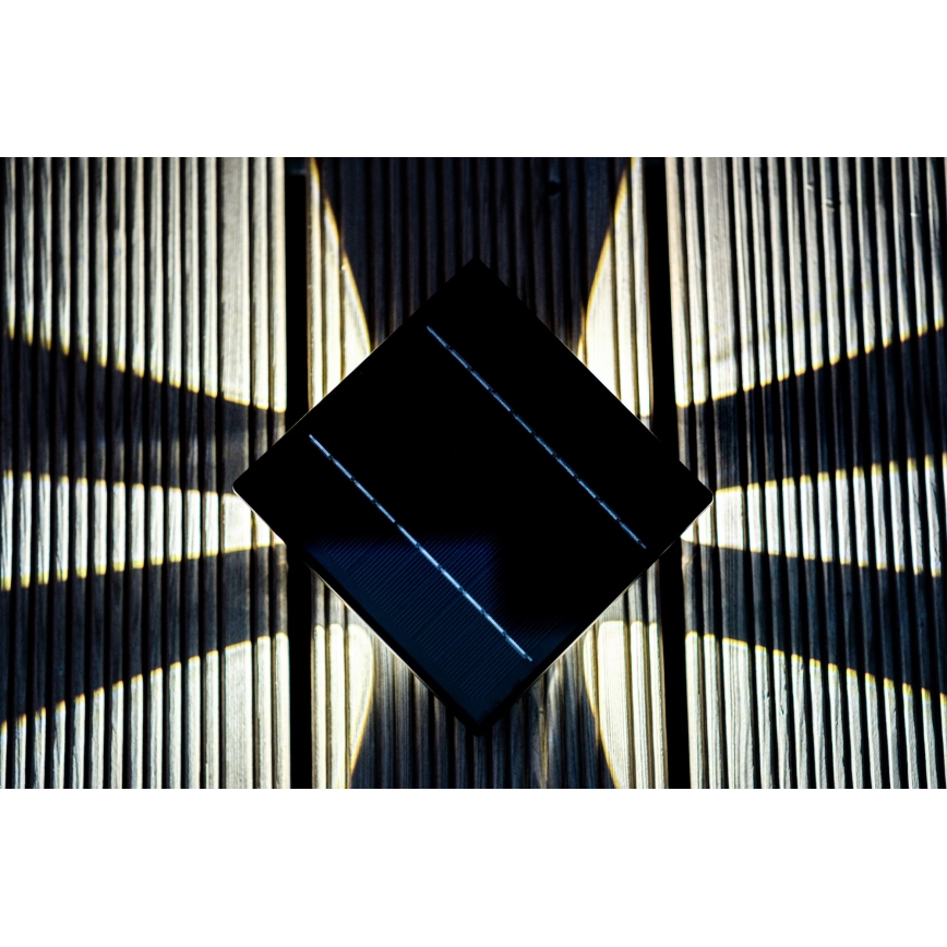 Applique LED solare con sensore LED/2W/5V IP54