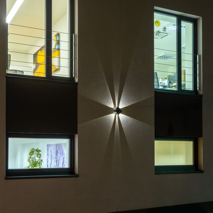 Applique LED solare con sensore LED/2W/5V IP54