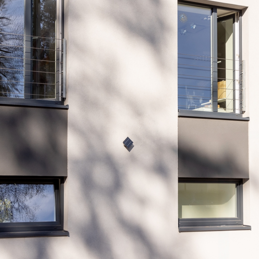 Applique LED solare con sensore LED/2W/5V IP54