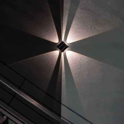 Applique LED solare con sensore LED/2W/5V IP54