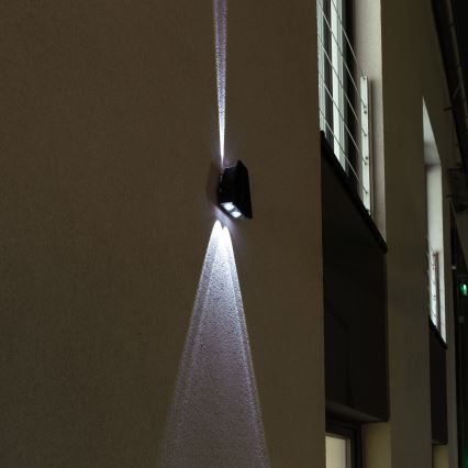 LED-Solarwandleuchte mit Sensor LED/2W/5V IP54