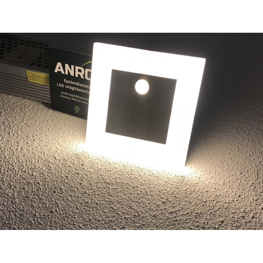Éclairage d'escalier LED avec capteur LED/0,8W/12V 3000K