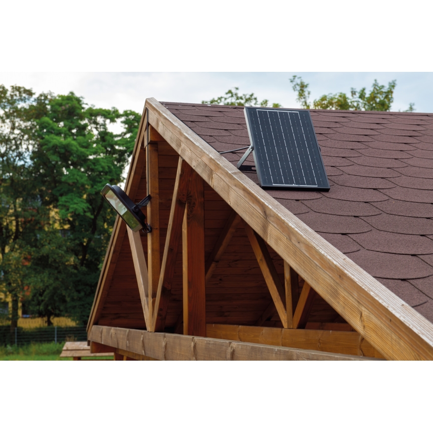 LED dimmbarer Fluter mit Solarpanel und Dämmerungssensor LED/15W/15000 mAh 3,2V IP65 + Fernbedienung