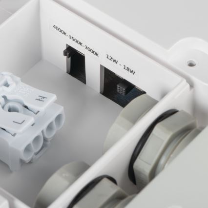 Plafoniera LED da esterno BENO LED/12/18W/230V 3000/3500/4000K IP65 bianco quadrato