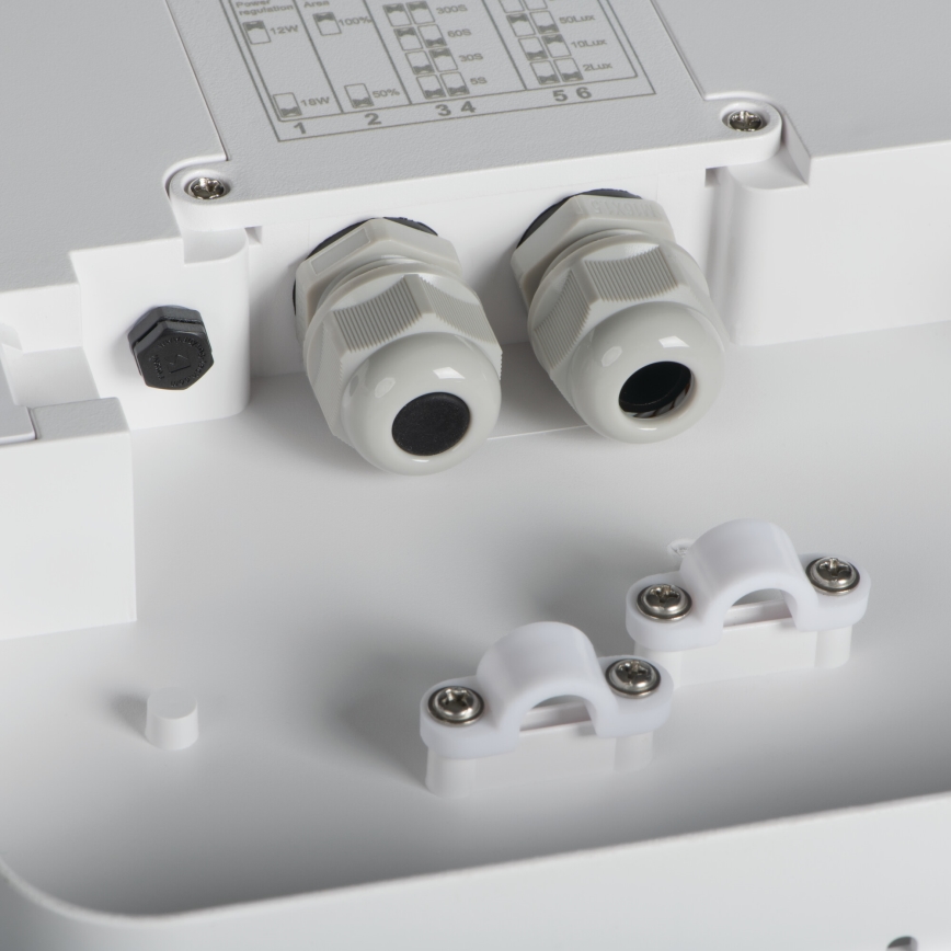 Plafoniera LED da esterno con sensore di movimento BENO LED/24/30W/230V 3000/3500/4000K IP65 bianco quadrato