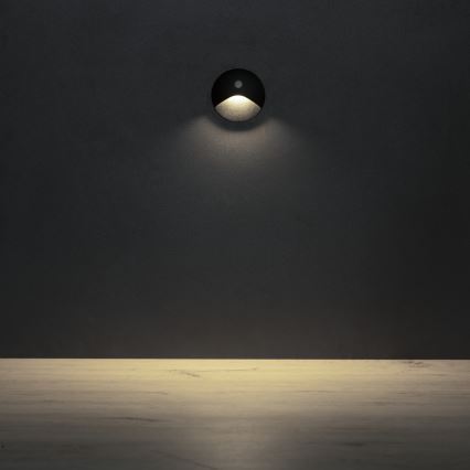 Lampada LED per scale con sensore di movimento e sensore crepuscolare EXIN LED/2,5W/230V 4000K IP65 rotonda nera